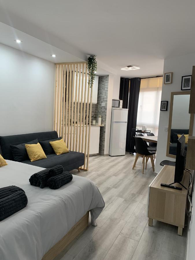 Precioso Estudio Frente Al Mar Con Piscina Benalmadena Exterior photo